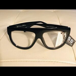 Kiss Black Frame Sunglasses New NWT